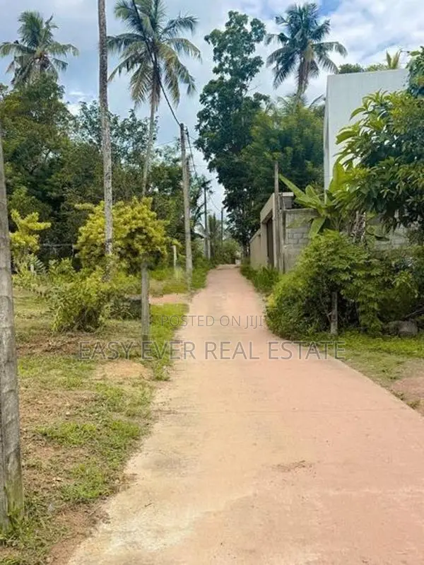 කඩවත මංගල මාවතෙන් වටිනා ඉඩමක් / KR 13881
