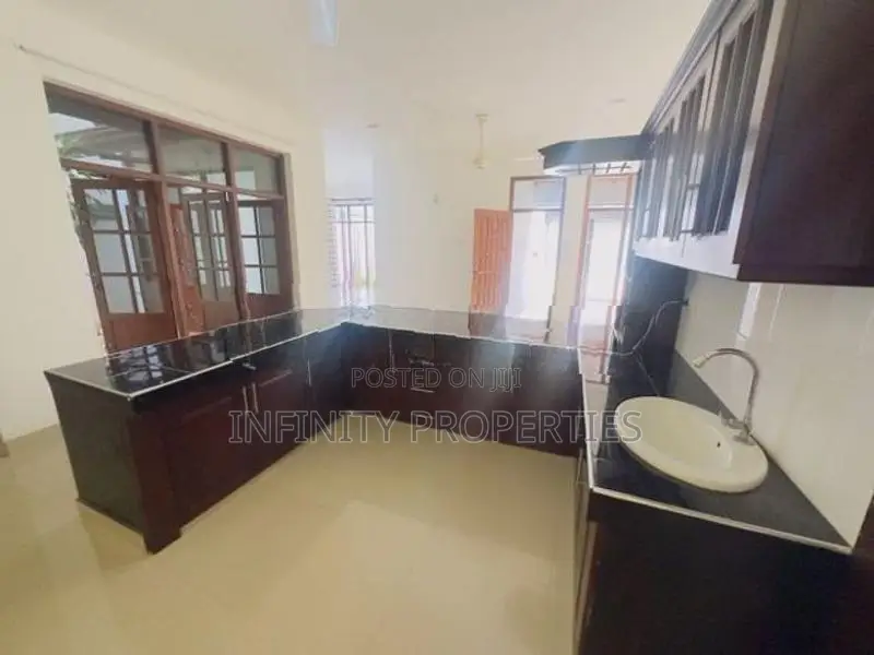3-Story House on 10 Perches for Sale - Kotte (SA-14)
