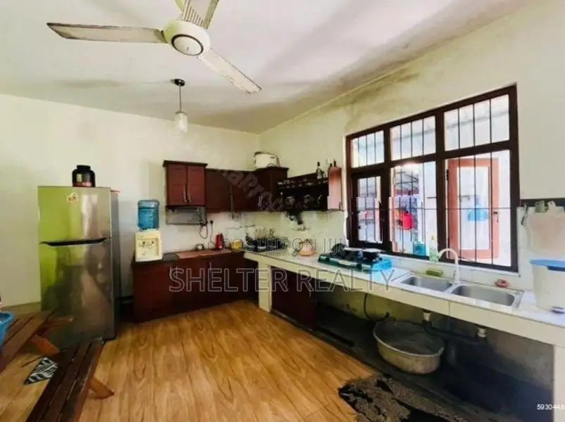 Spacious 5 Bedroom you for rent in Mulleriyawa - Angoda