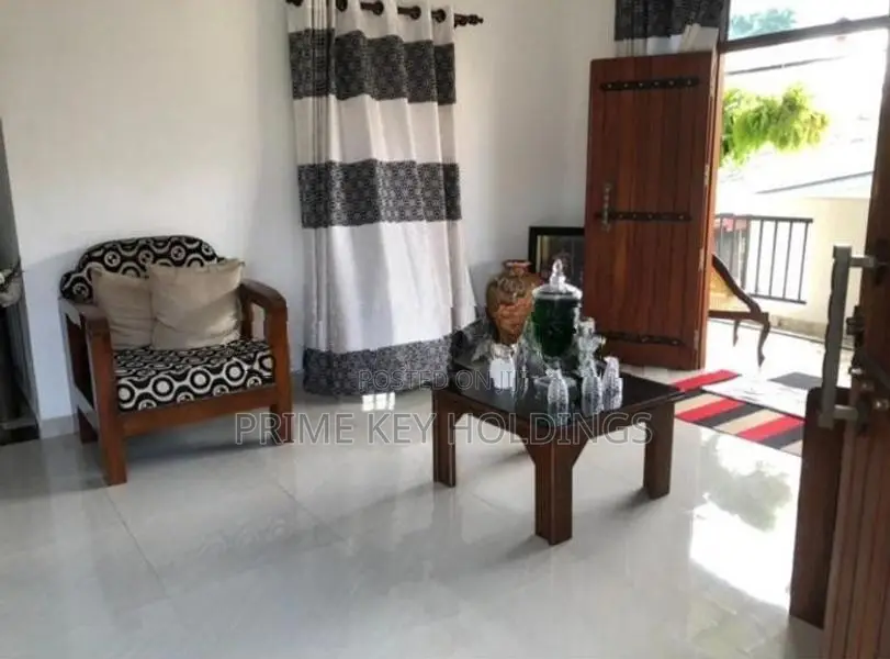 Spacious 3-Storey House for Rent – Kelaniya (HR116)