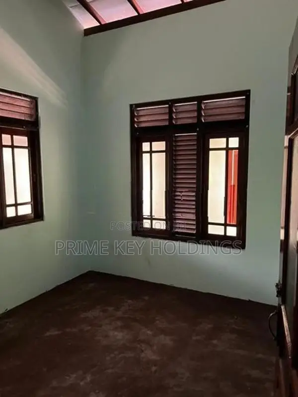 Rare House 23 Perches of Land for Sale | Kelaniya (ls112)