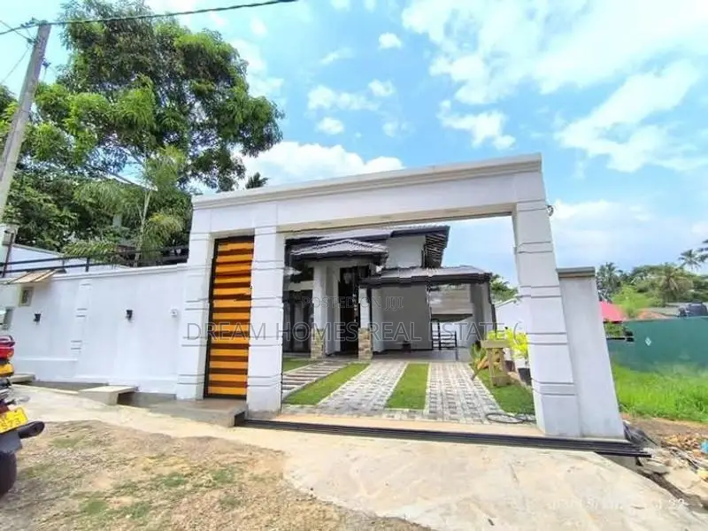 Modern 4-Bedroom House for Sale in Athurugiriya