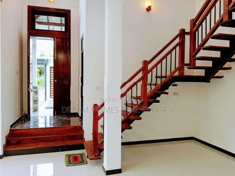 Modern 4-Bedroom House for Sale in Athurugiriya