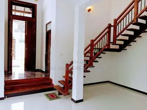 Modern 4-Bedroom House for Sale in Athurugiriya