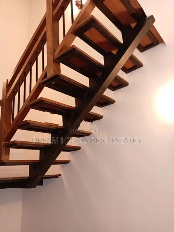 Modern 4-Bedroom House for Sale in Athurugiriya