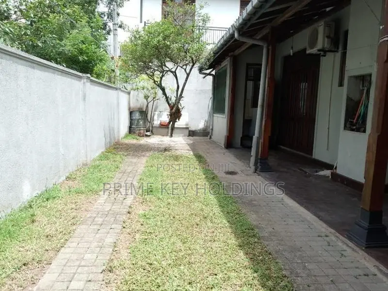 Spacious Luxury House for Rent – Delkanda, Nugegoda (HR121)