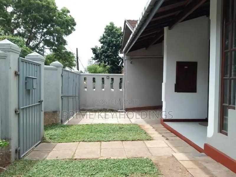 Spacious Luxury House for Rent – Delkanda, Nugegoda (HR121)
