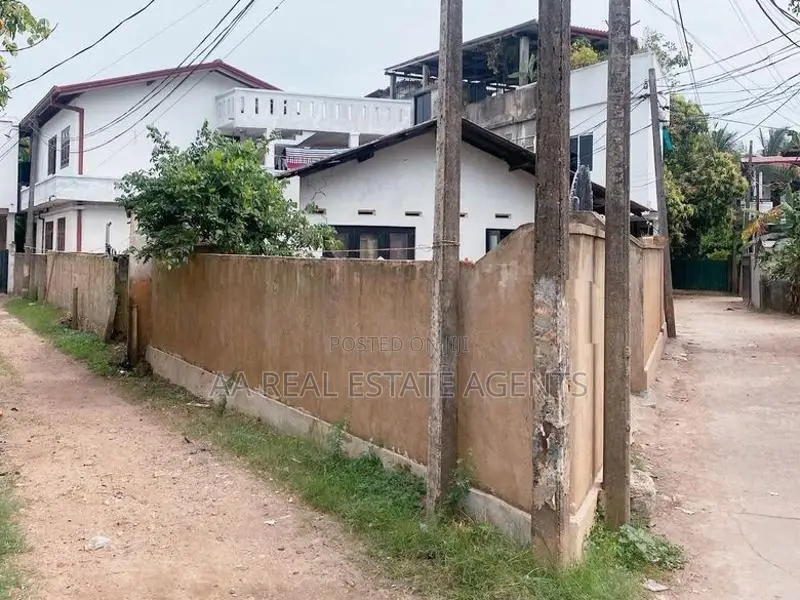 Land for Sale in Wellampitiya