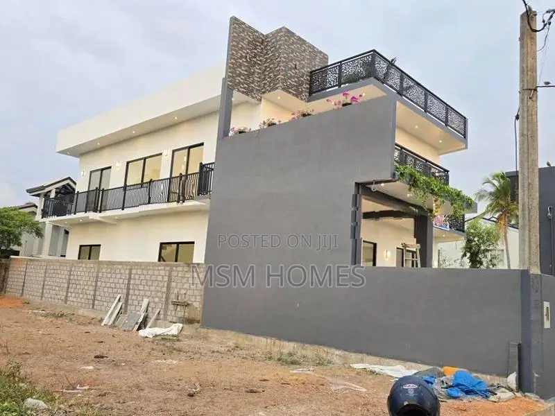 Solid Brand New Luxury Modern House For Sale in Negombo