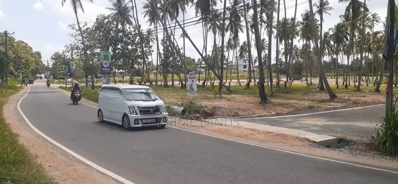 කුරුණෑගල පුත්තලම් පාරෙන් පදිංචියට ඉඩමක්