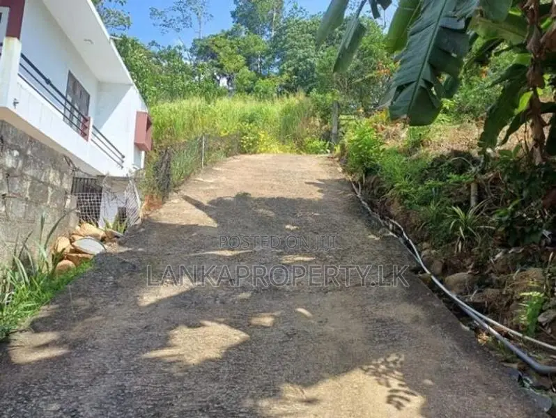 මාතර කණංකේ ප්‍රදේශයෙන් පර්චස් 160ක ඉඩමක් විකිණීමට