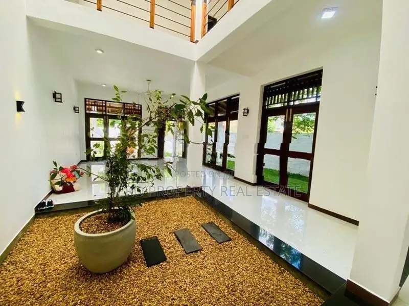 Luxurious House for Rent in Boralesgamuwa