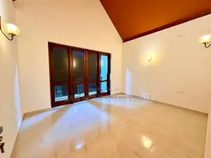 Luxury 4-Bedroom House – Hokandara / Thalawathugoda