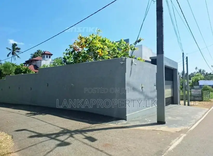 Basic House for Sale – Thammitawatte, Hunumulla (Badalgama)