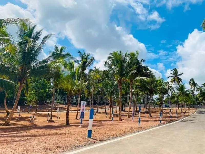Land in Kandana