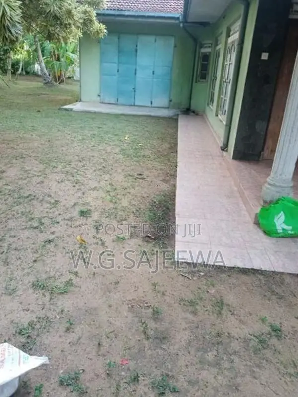 100 Perches Land with House for Sale in Veyangoda