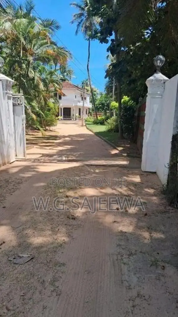 295 Perch Land for Sale in Katuneriya