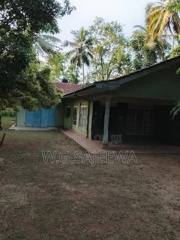 100 Perches Land with House for Sale in Veyangoda