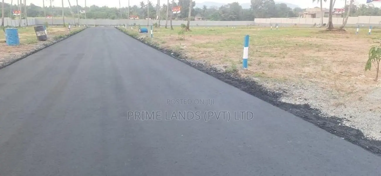 මල්කඩුවාවෙන් පදිංචියට ඉඩමක්