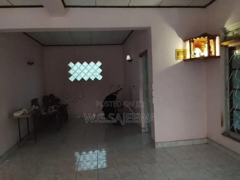 100 Perches Land with House for Sale in Veyangoda