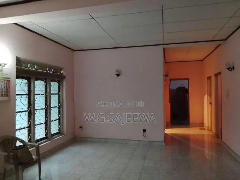 100 Perches Land with House for Sale in Veyangoda