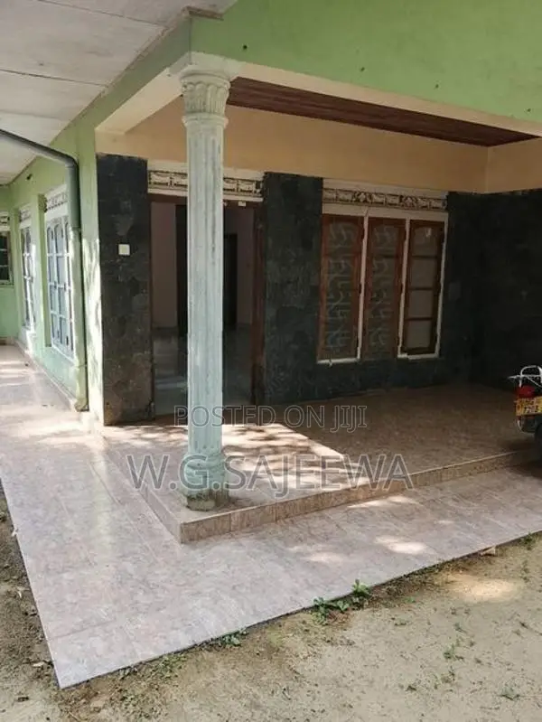 100 Perches Land with House for Sale in Veyangoda