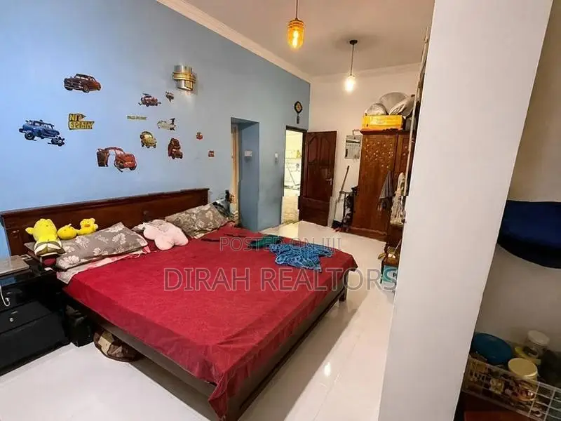 Spacious 5BR House for Rent | Colombo 05 (ZR-0001)