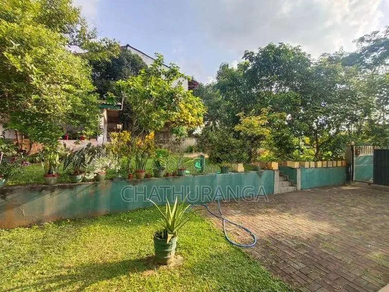 6 Bedrooms House Sale Kadawatha Near Highway