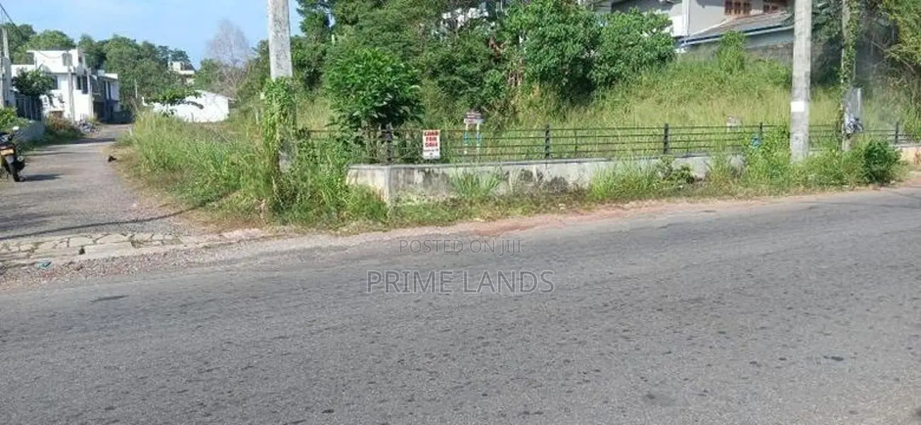 Madapatha Bus Road Facing Land for Sale in Piliyandala