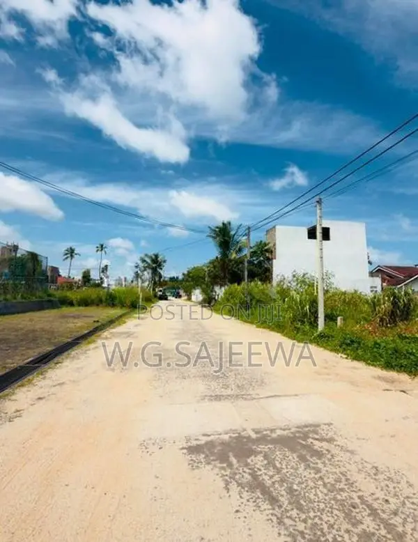 10 Perch Land for Sale Grand City, Kadirana