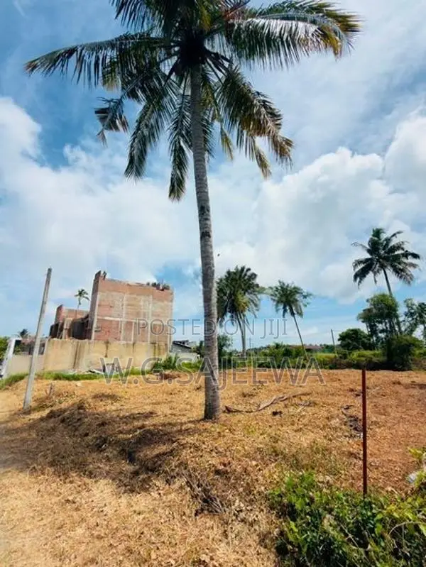 10 Perch Land for Sale Grand City, Kadirana
