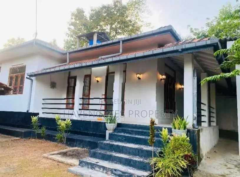 single storey house sale Negombo - 15 perches