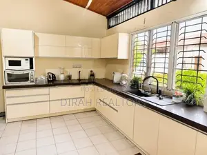 4BR Upper-Floor House for Rent | Colombo 5 (ZR-0003)