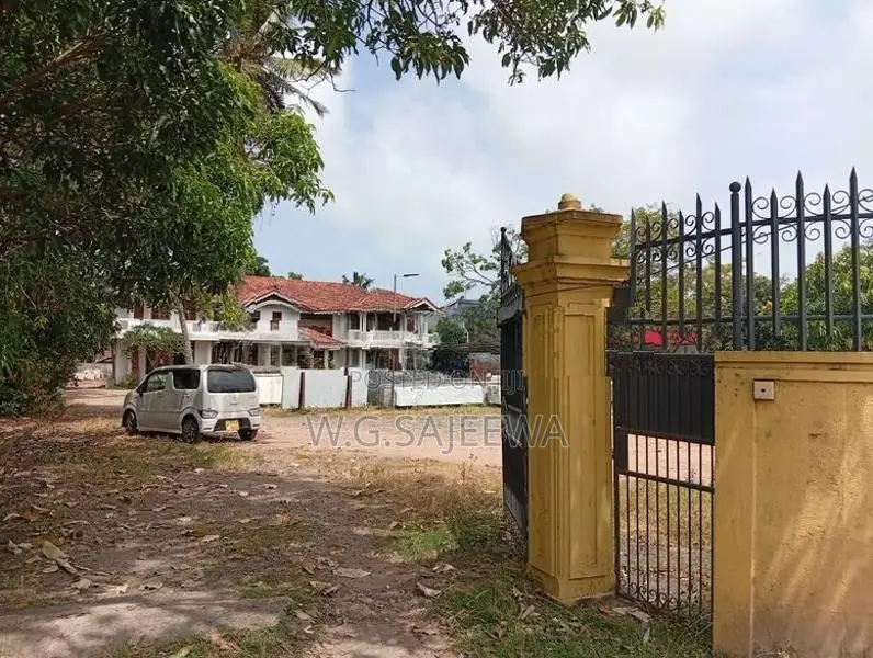 Main Road Facing House for Sale in Seeduwa Town