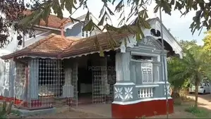 Valuable Land With House For Sale In Enderamulla