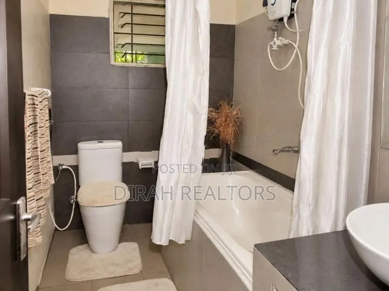 4BR Upper-Floor House for Rent | Colombo 5 (ZR-0003)