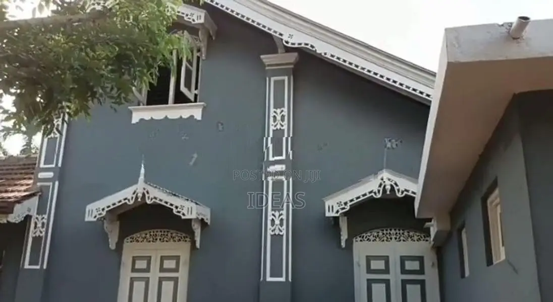 Valuable Land With House For Sale In Enderamulla