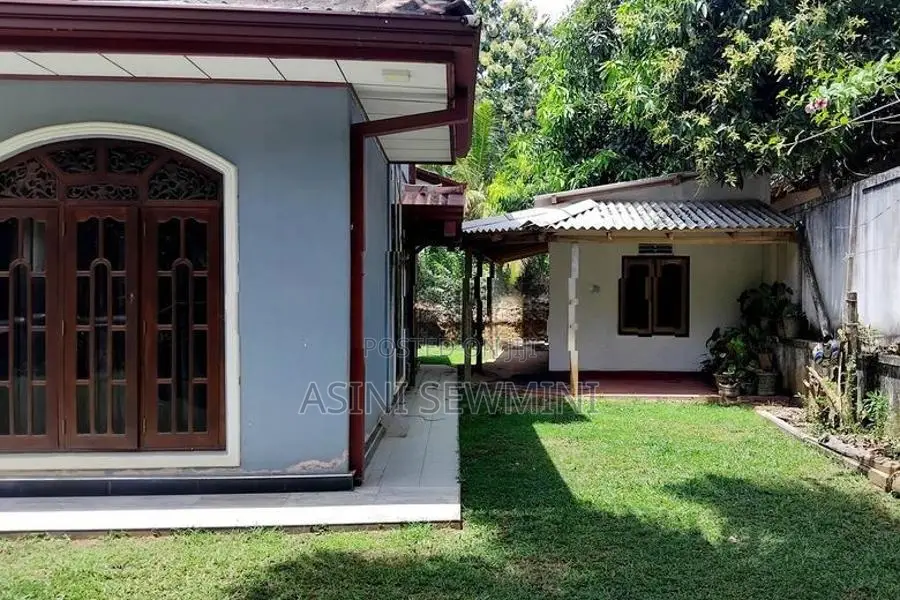 නිවසක් විකිනීමට පල්ලේබැද්ද