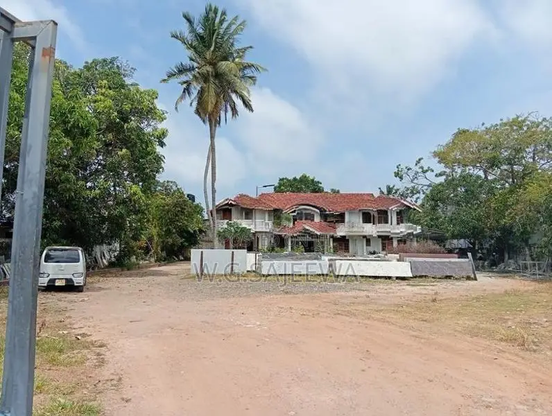 Main Road Facing House for Sale in Seeduwa Town
