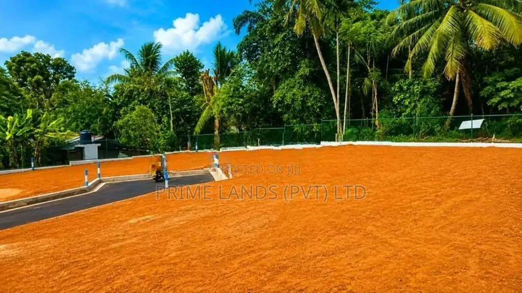 Kadawatha Land for Sale