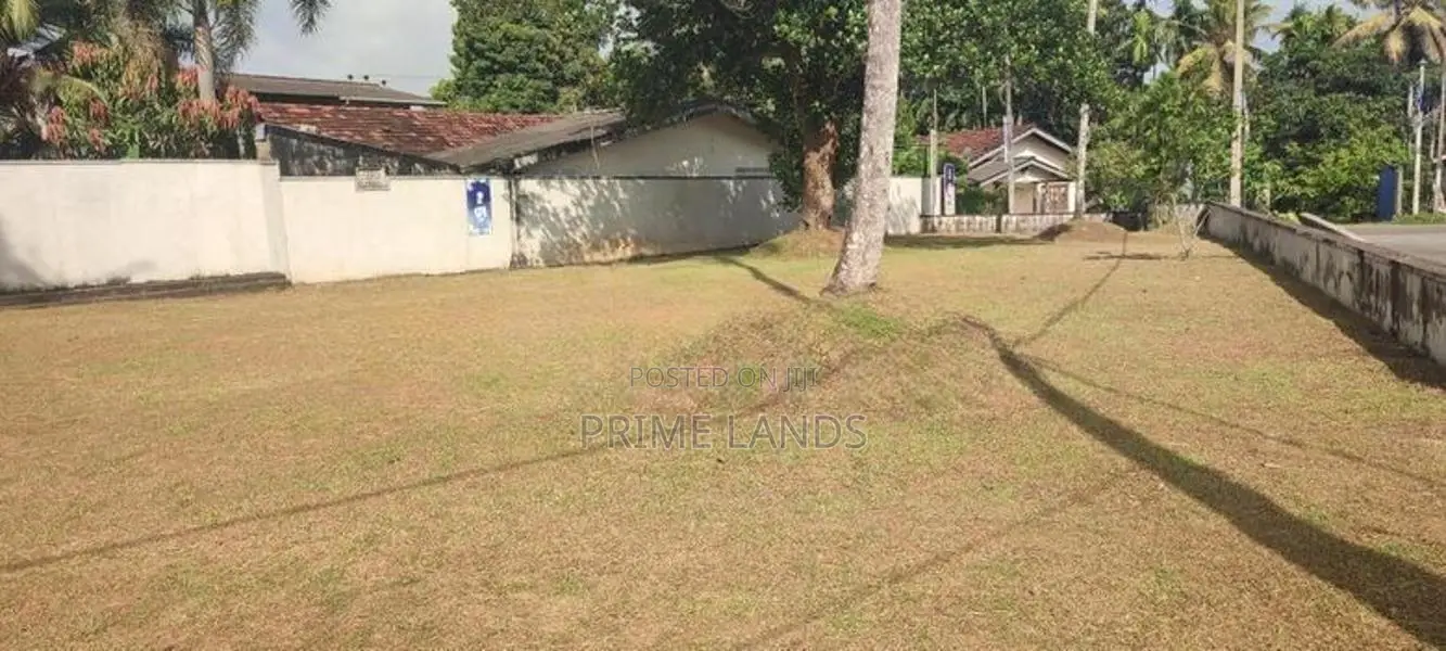 Bus Road Facing Land for Sale in Kottawa