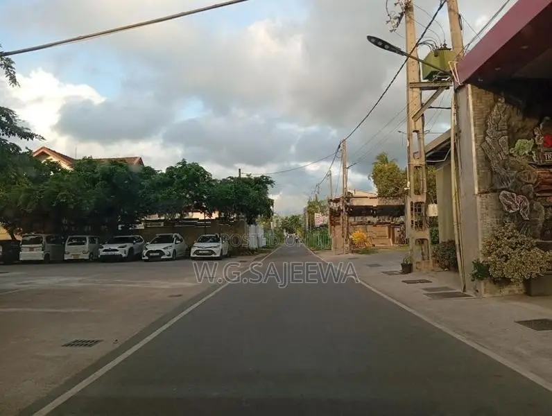 Land for Sale Seeduwa Village Colombo Main Road 100M Facing
