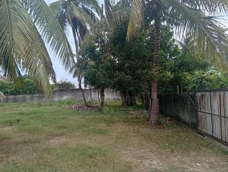 Main Road Facing House for Sale in Seeduwa Town