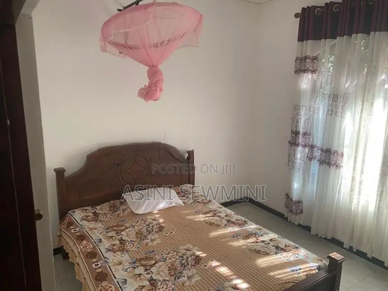 නිවසක් විකිනීමට පල්ලේබැද්ද