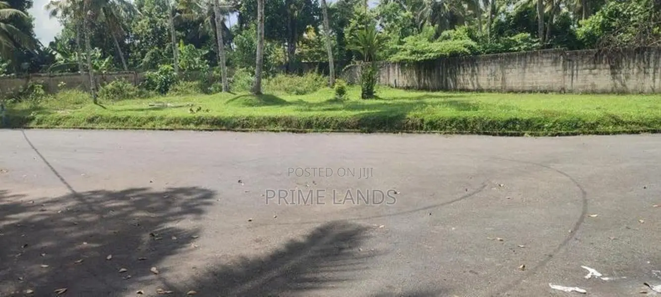 Athurugiriya Residential Land for Sale in Mullegama Road