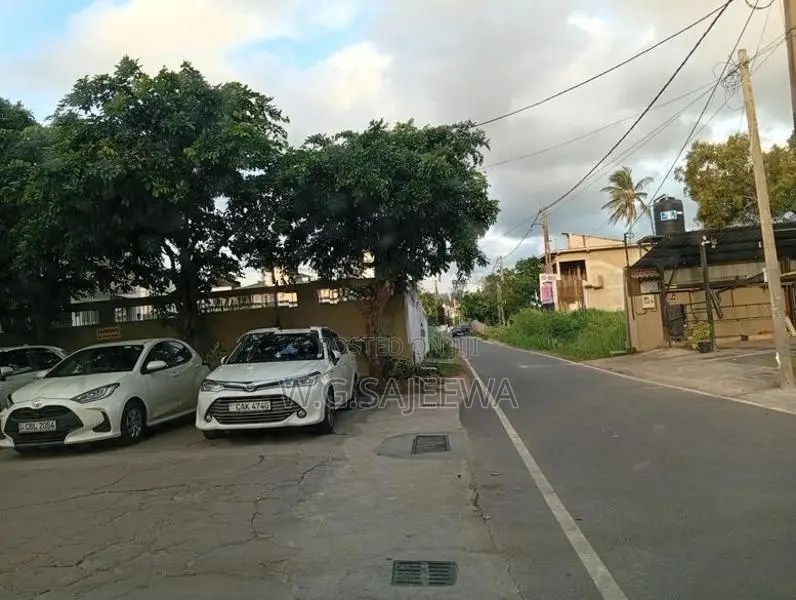 Land for Sale Seeduwa Village Colombo Main Road 100M Facing