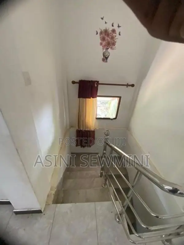 නිවසක් විකිනීමට පල්ලේබැද්ද
