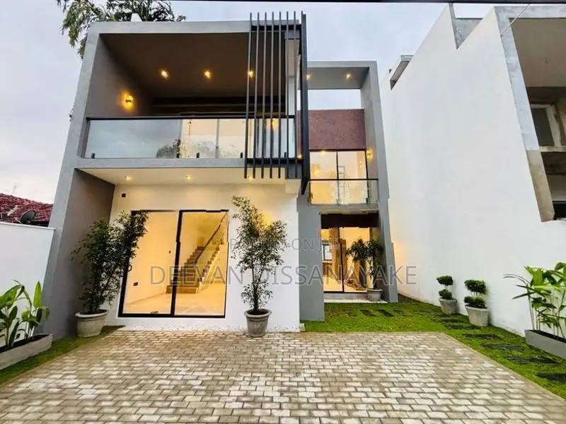 Luxury House for Sale in Wattala, Mahabage