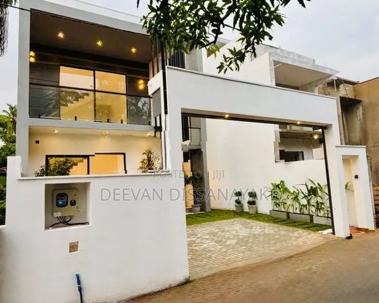 Luxury House for Sale in Wattala, Mahabage