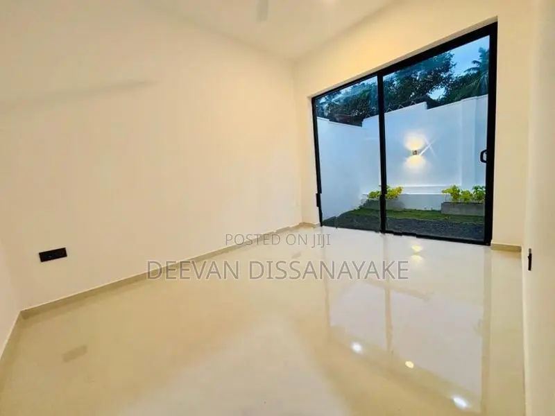 Luxury House for Sale in Wattala, Mahabage